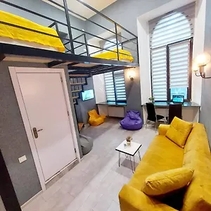 the-passenger-rooms.alltbilisihotels.com/