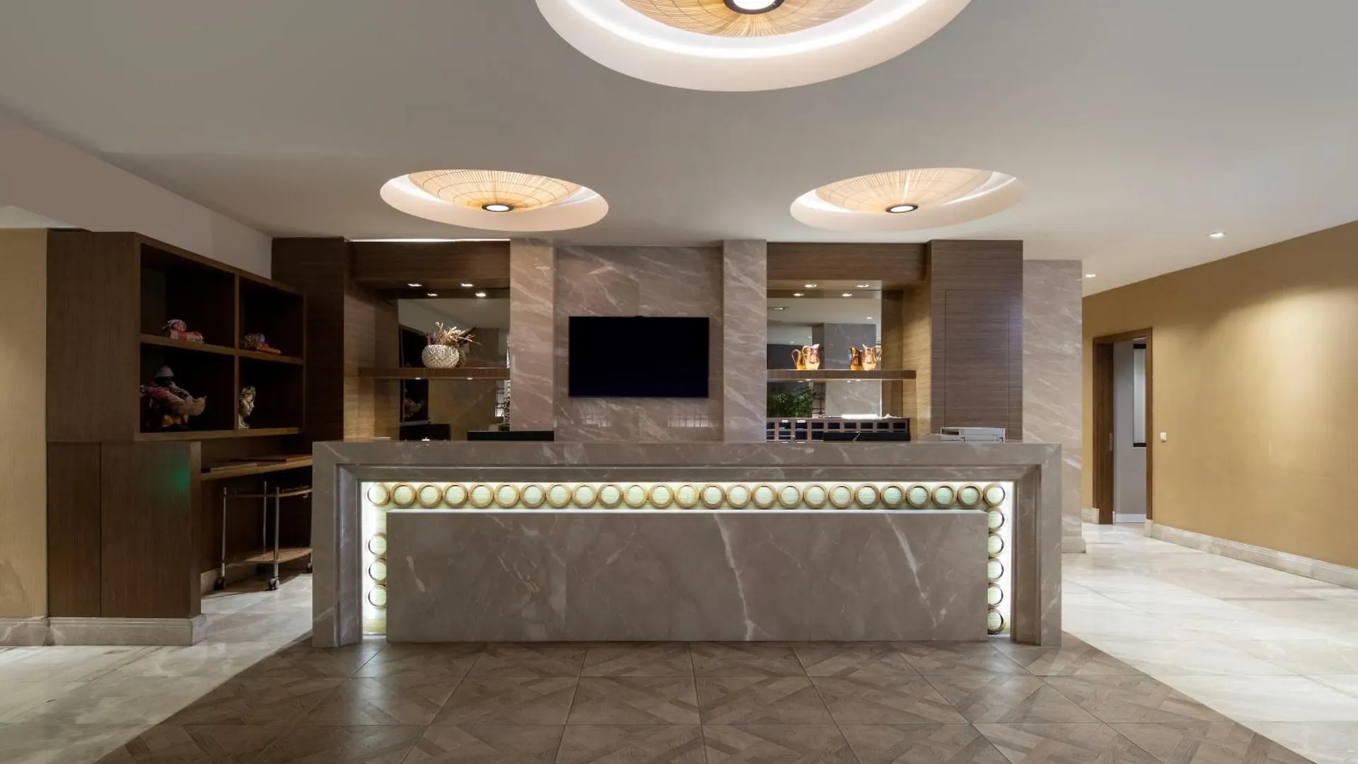 Windsor Hotel & Convention Center Istanbul 5*,